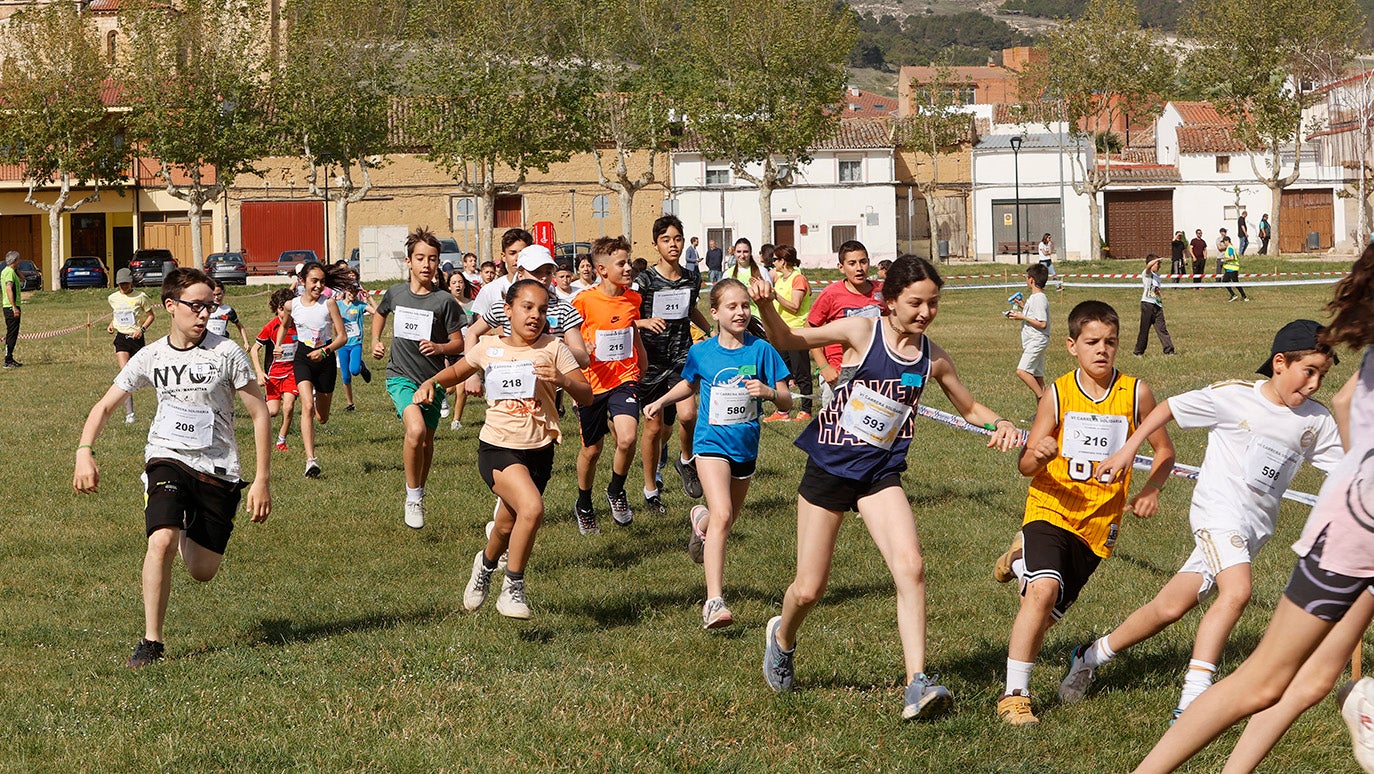 Zancadas solidarias por Siria en Villamuriel