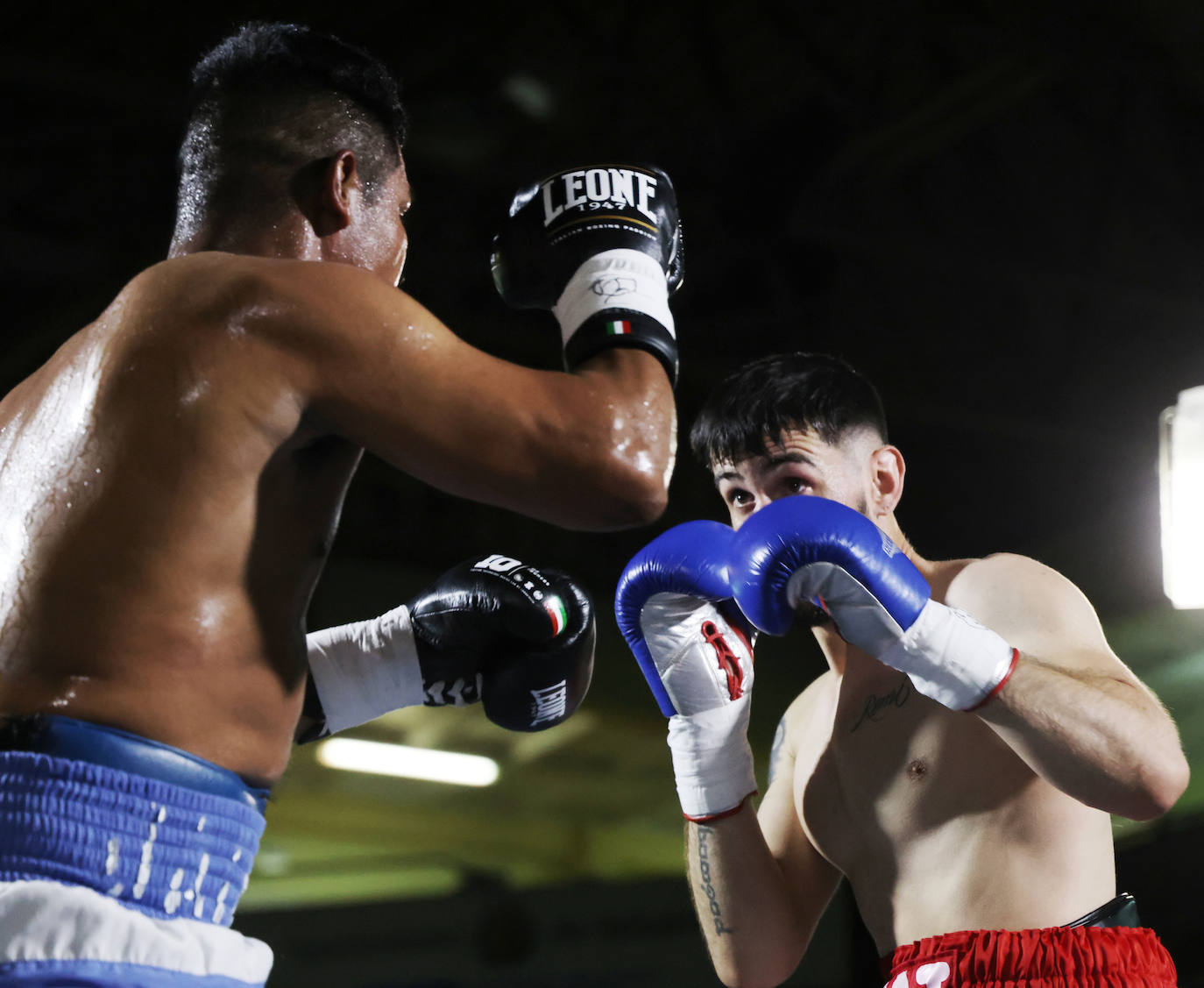 Velada de boxeo en el Polideportivo Huerta del Rey de Valladolid (1/2)