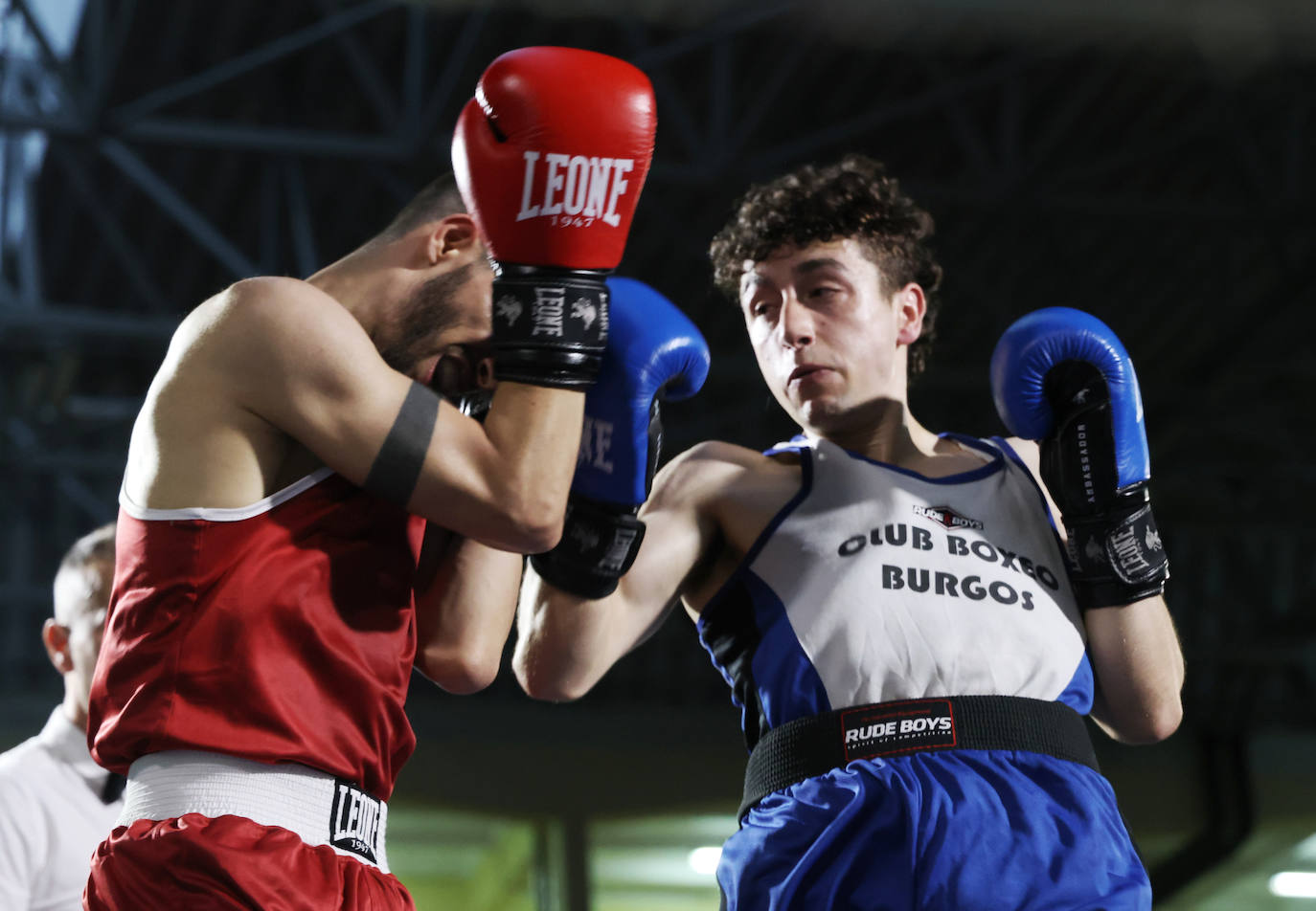 Velada de boxeo en el Polideportivo Huerta del Rey de Valladolid (1/2)