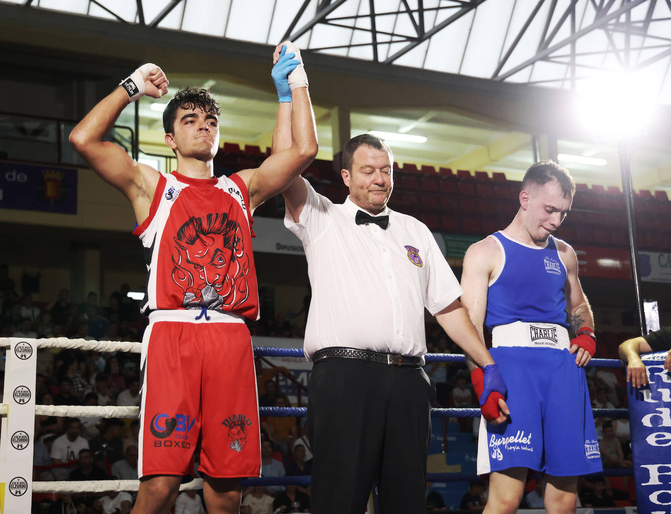 Velada de boxeo en el Polideportivo Huerta del Rey de Valladolid (1/2)