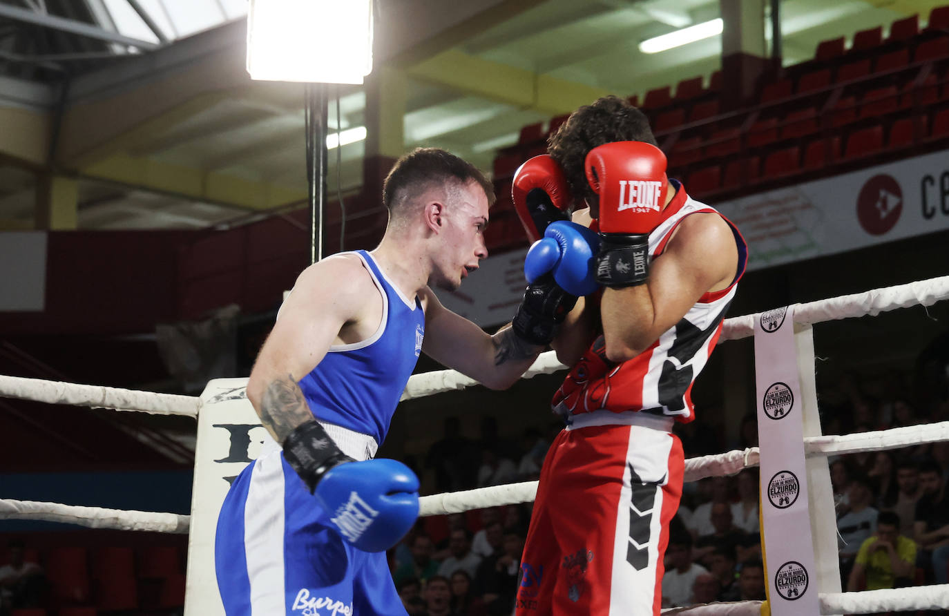 Velada de boxeo en el Polideportivo Huerta del Rey de Valladolid (1/2)