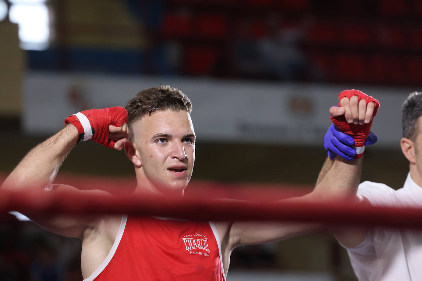 Velada de boxeo en el Polideportivo Huerta del Rey de Valladolid (1/2)