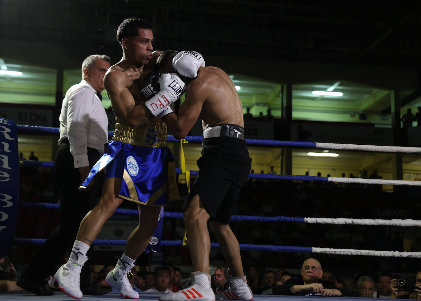 Velada de boxeo en el Polideportivo Huerta del Rey de Valladolid (2/2)