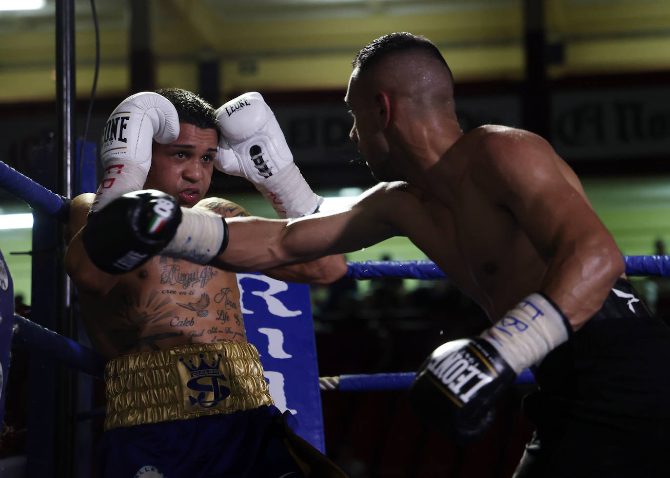 Velada de boxeo en el Polideportivo Huerta del Rey de Valladolid (2/2)