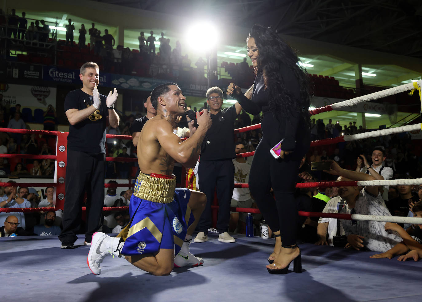 Velada de boxeo en el Polideportivo Huerta del Rey de Valladolid (2/2)