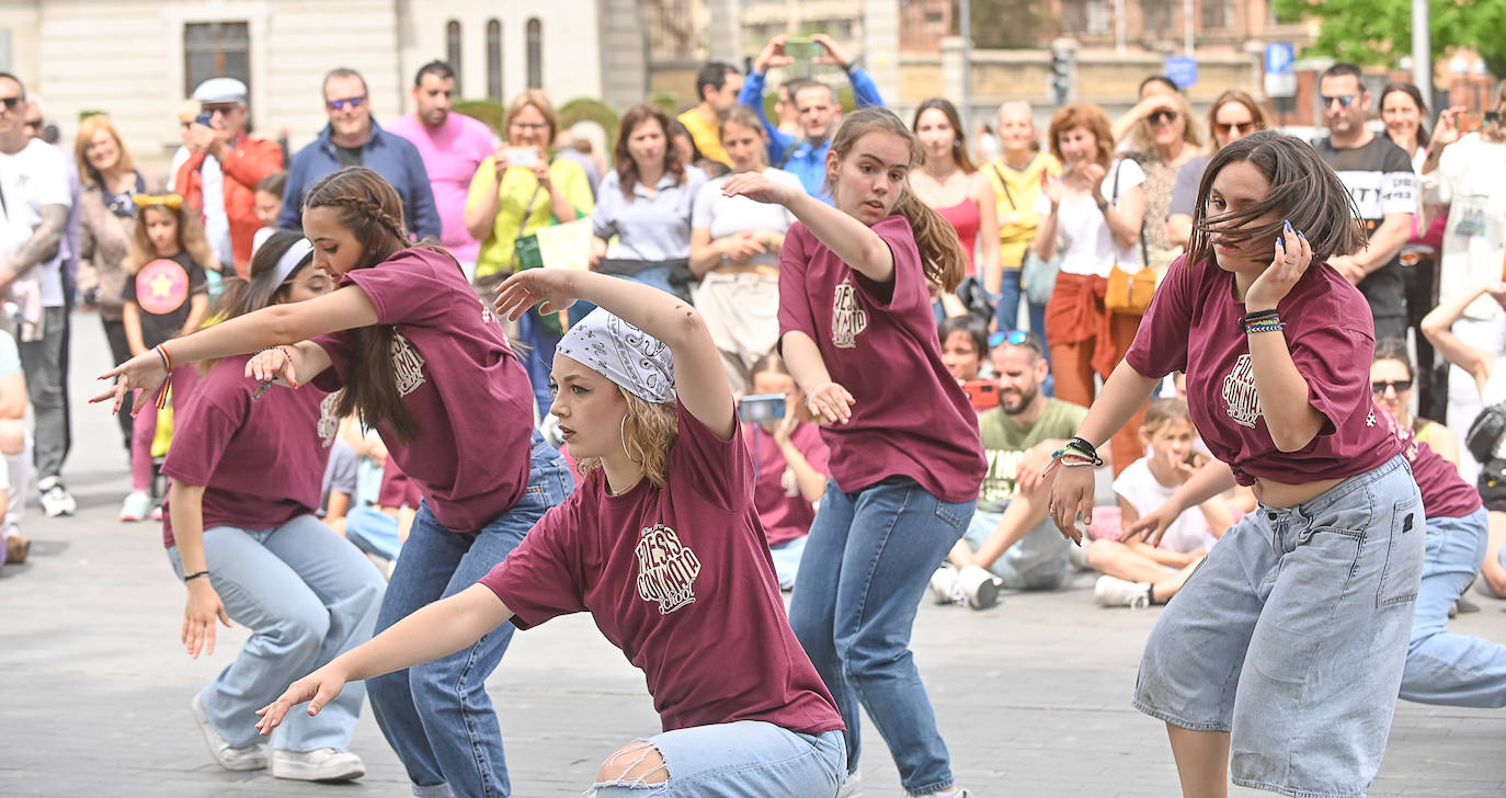 La Plaza de Portugalete de Valladolid celebra el Día Internacional de la Danza