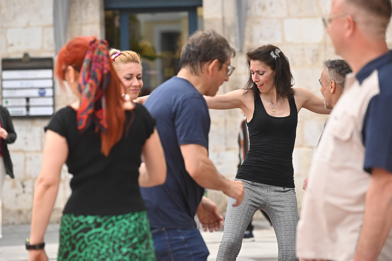 La Plaza de Portugalete de Valladolid celebra el Día Internacional de la Danza