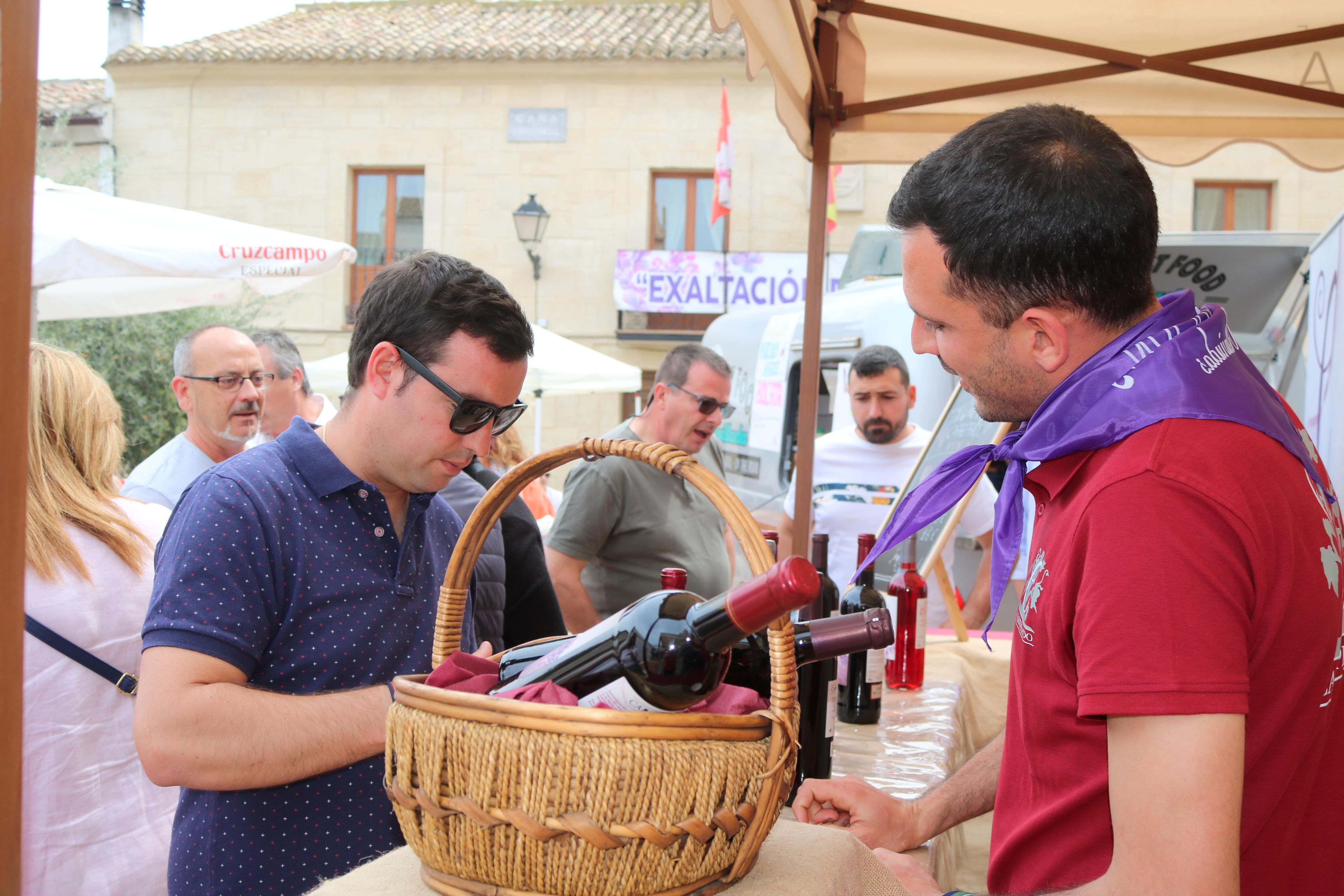 III Feria de &quot;Exaltación de las Lilas&quot; en Villaviudas