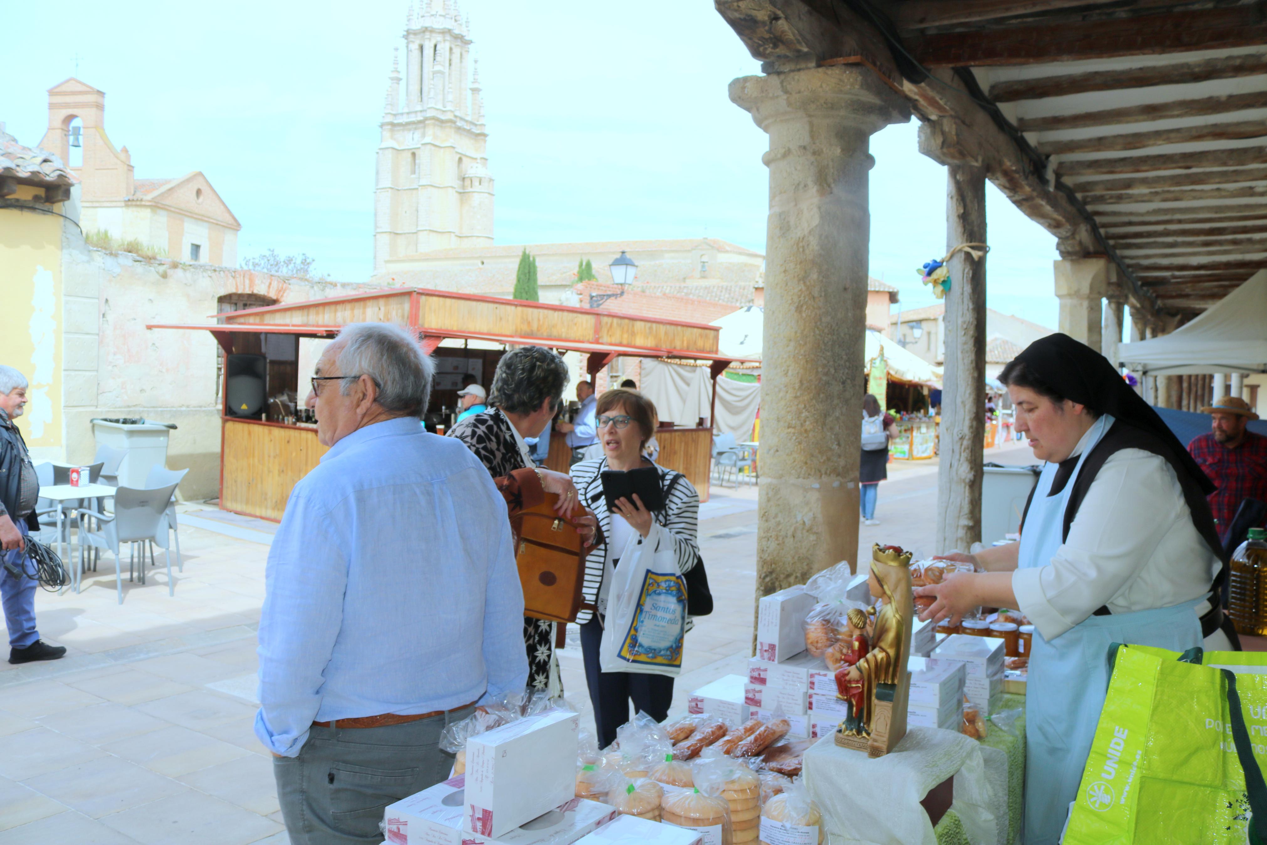 Ampudia celebra el XII Mercado Regional de la Flor