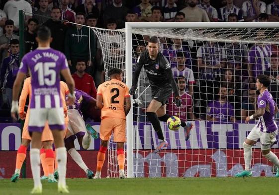 El Real Valladolid tira de orgullo en la segunda parte pero cede ante un Atlético muy eficaz