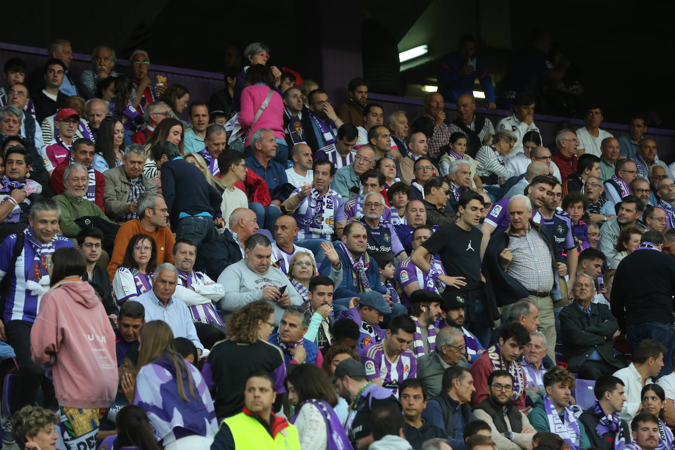 Búscate en la grada del Real Valladolid - Atlético de Madrid (3/3)