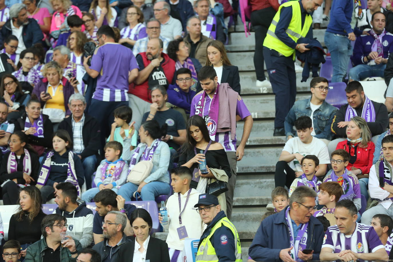 Búscate en la grada del Real Valladolid - Atlético de Madrid (3/3)