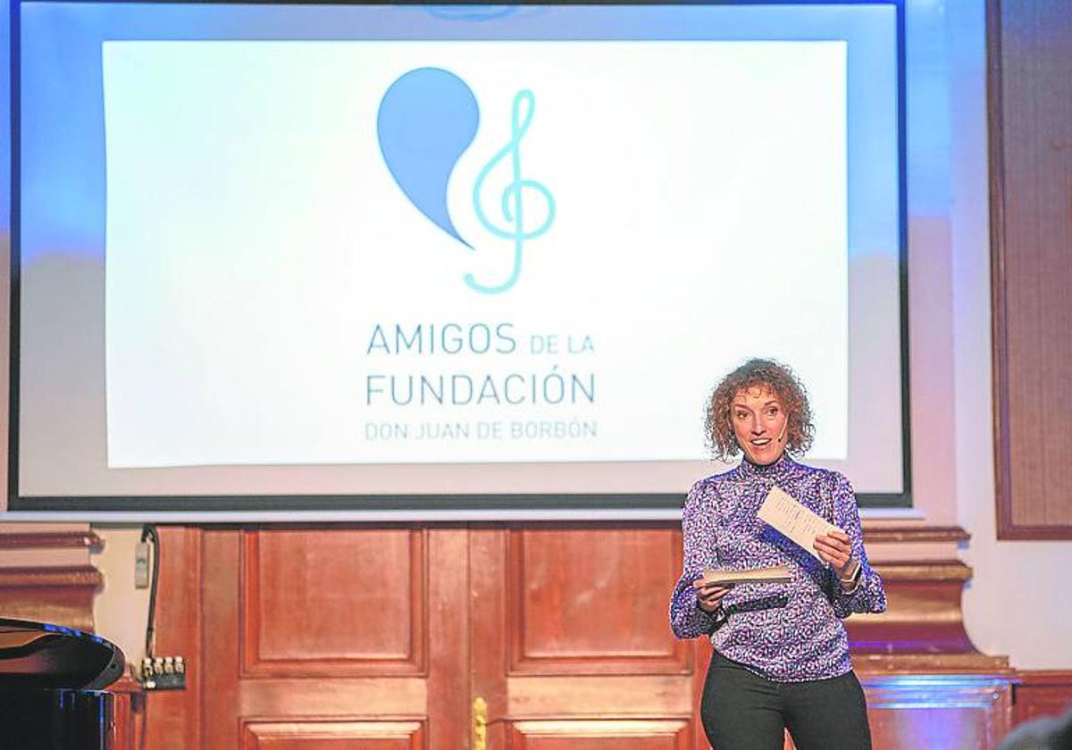 Noelía Gómez presenta la comunidad 'Amigos de la Fundación Don Juan de Borbón'.