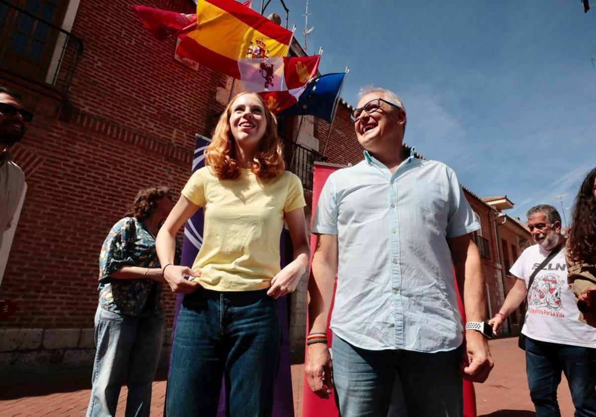 Lilith Verstrynge, secretaria de Organización de Podemos, junto al concejal de la formación en Laguna, Jesús Sáez.