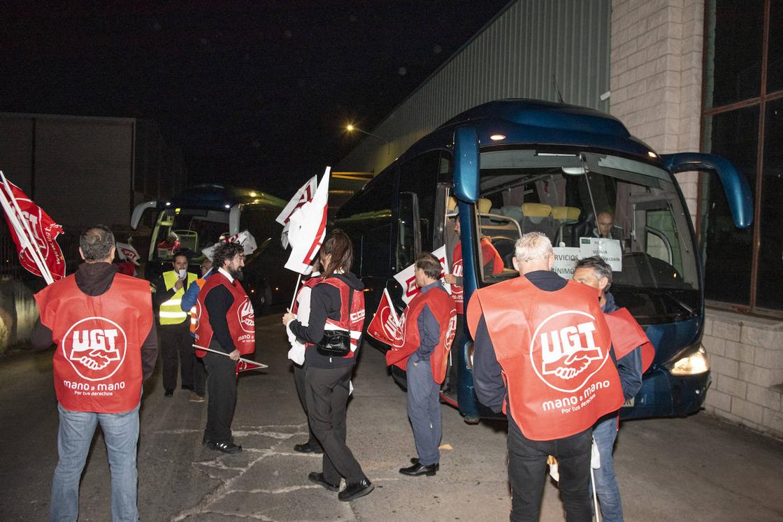 Comienza la huelga del transporte de viajeros por carretera