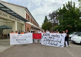 Protesta celebrada ayer en el centro de atención de personas con discapacidad Virgen del Yermo de Zamora.