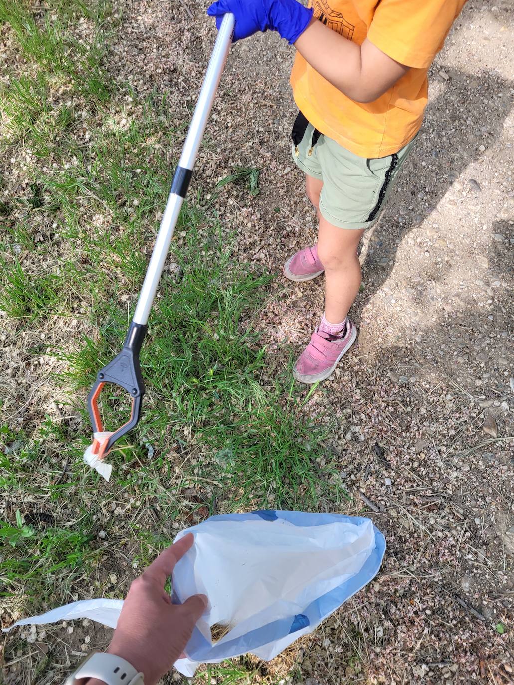 Los alumnos del Blas Sierra se unen contra la basura del Canal de Castilla