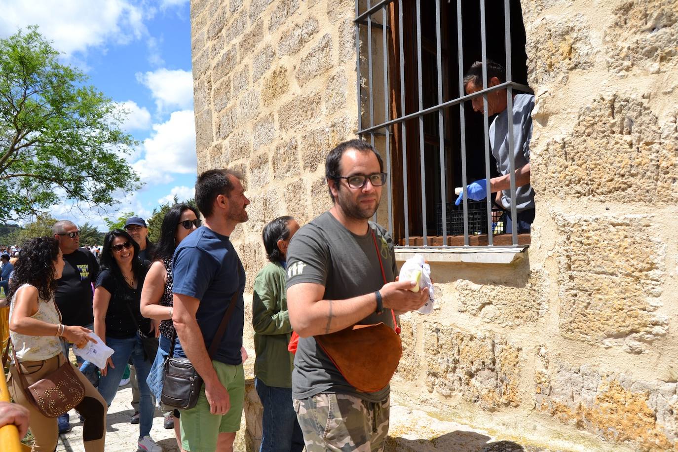 Más de 2.000 raciones de pan, queso y cebolla en Astudillo