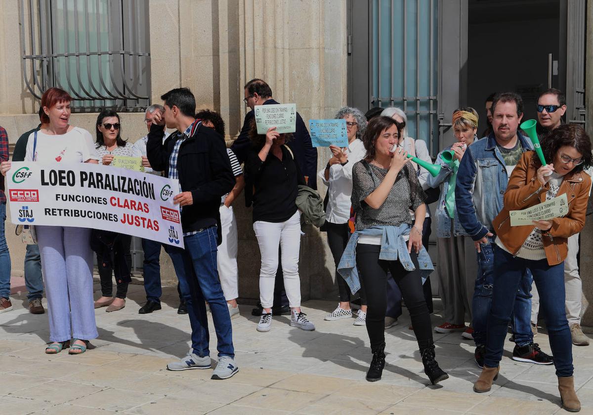 Concentración este martes de los funcionarios de Justicia en Palencia.