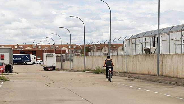 Imagen después - Adiós al cementerio de camiones de Villanubla un año después
