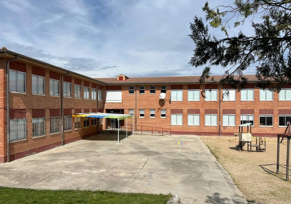 Patio del colegio Padre Hoyos de Torrelobatón