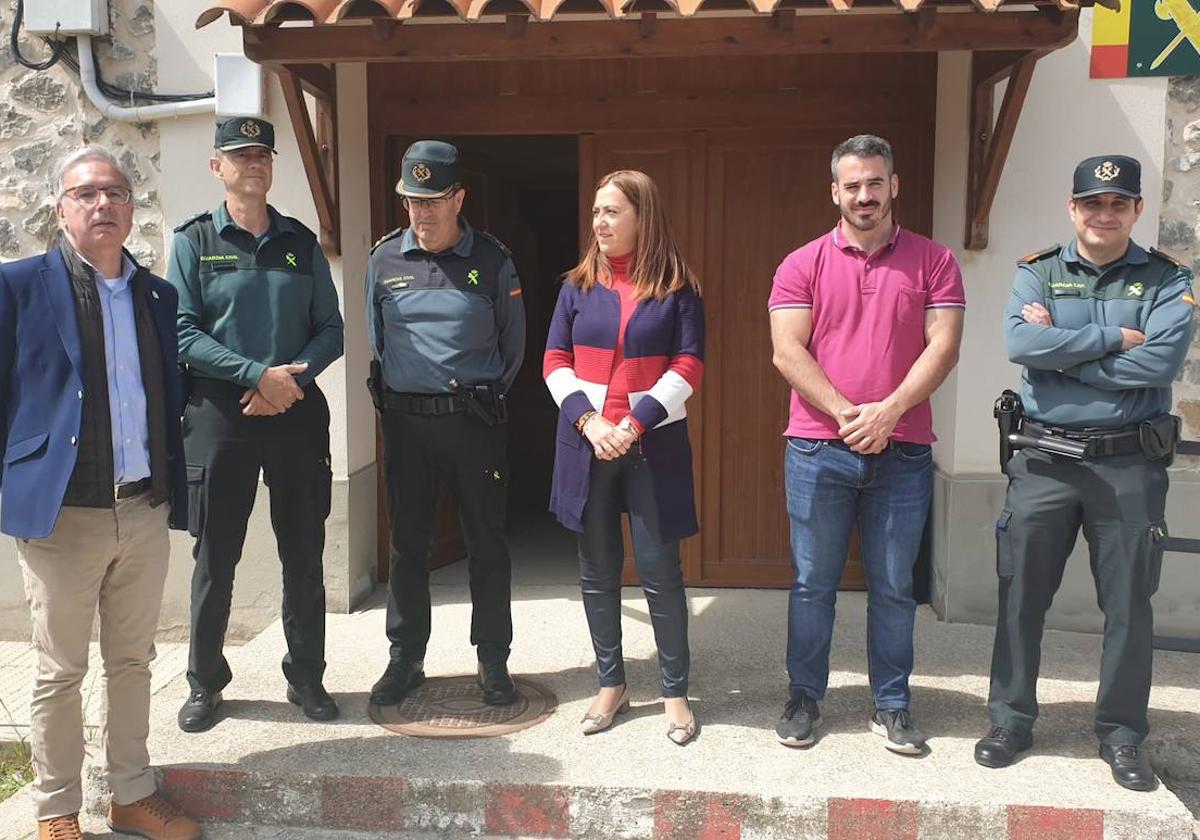 Virginia Barcones, en el cuartel de Cervera de Pisuerga.