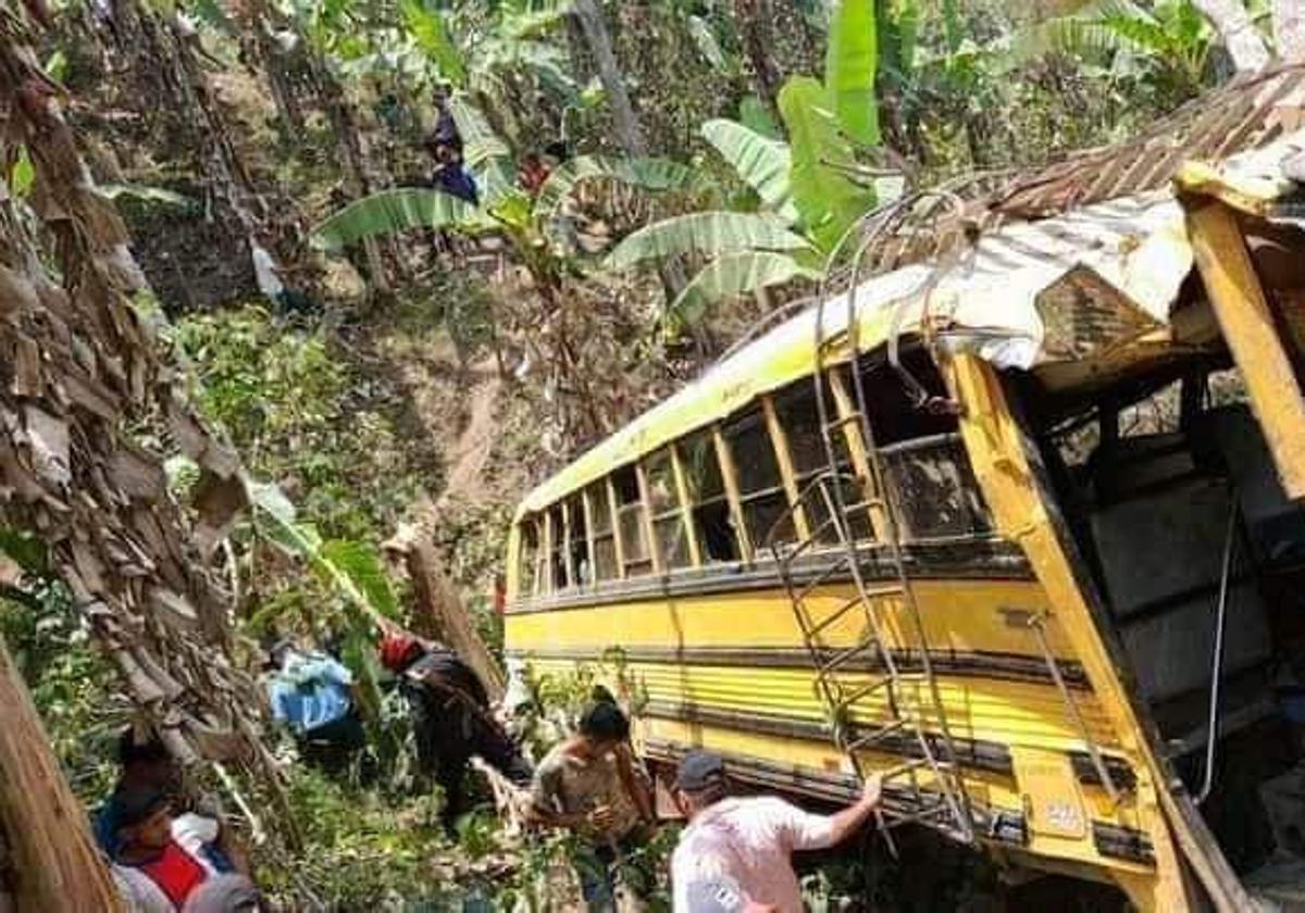 Autobús accidentado.