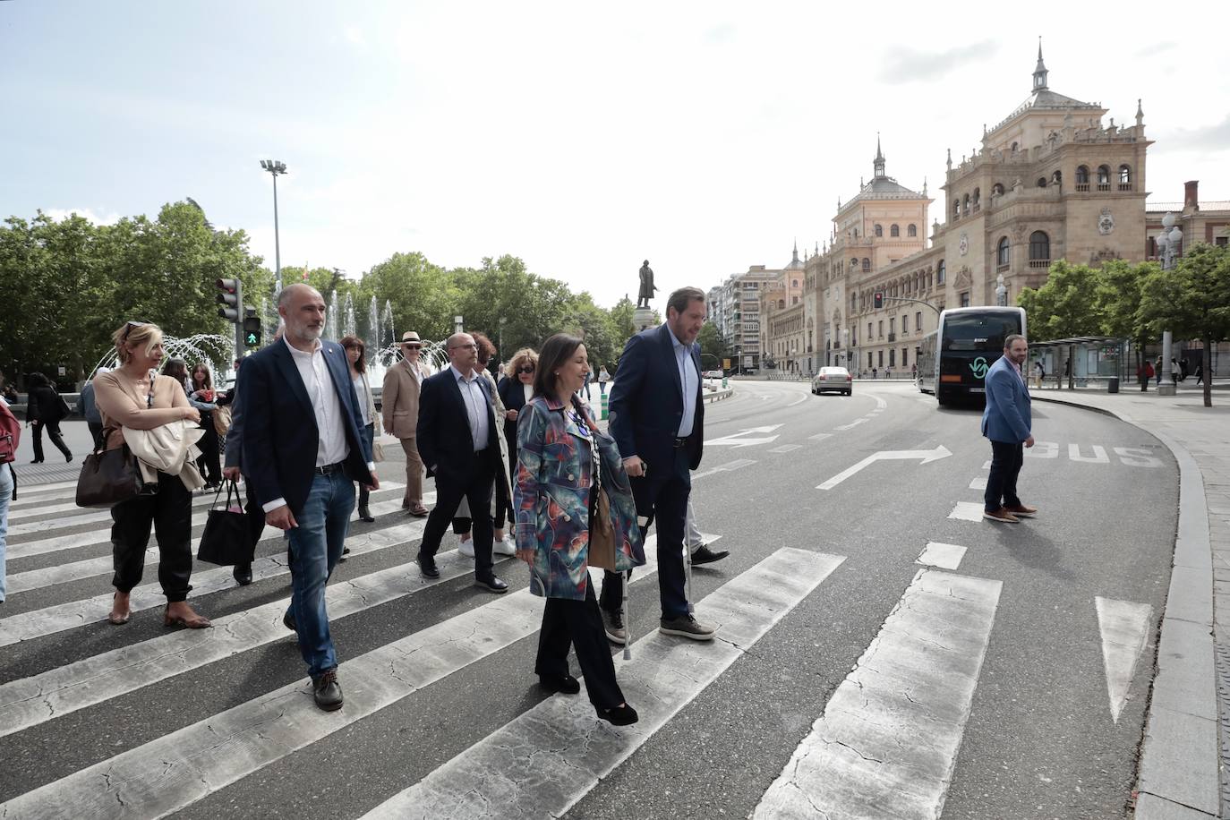 Imágenes de la visita de la ministra de Defensa a Valladolid