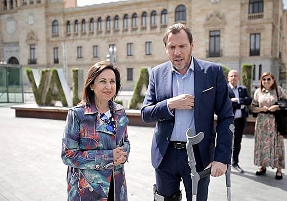 Imágenes de la visita de la ministra de Defensa a Valladolid