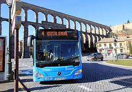 Autobús urbano en la plaza Oriental de Segovia, en una imagen de archivo.