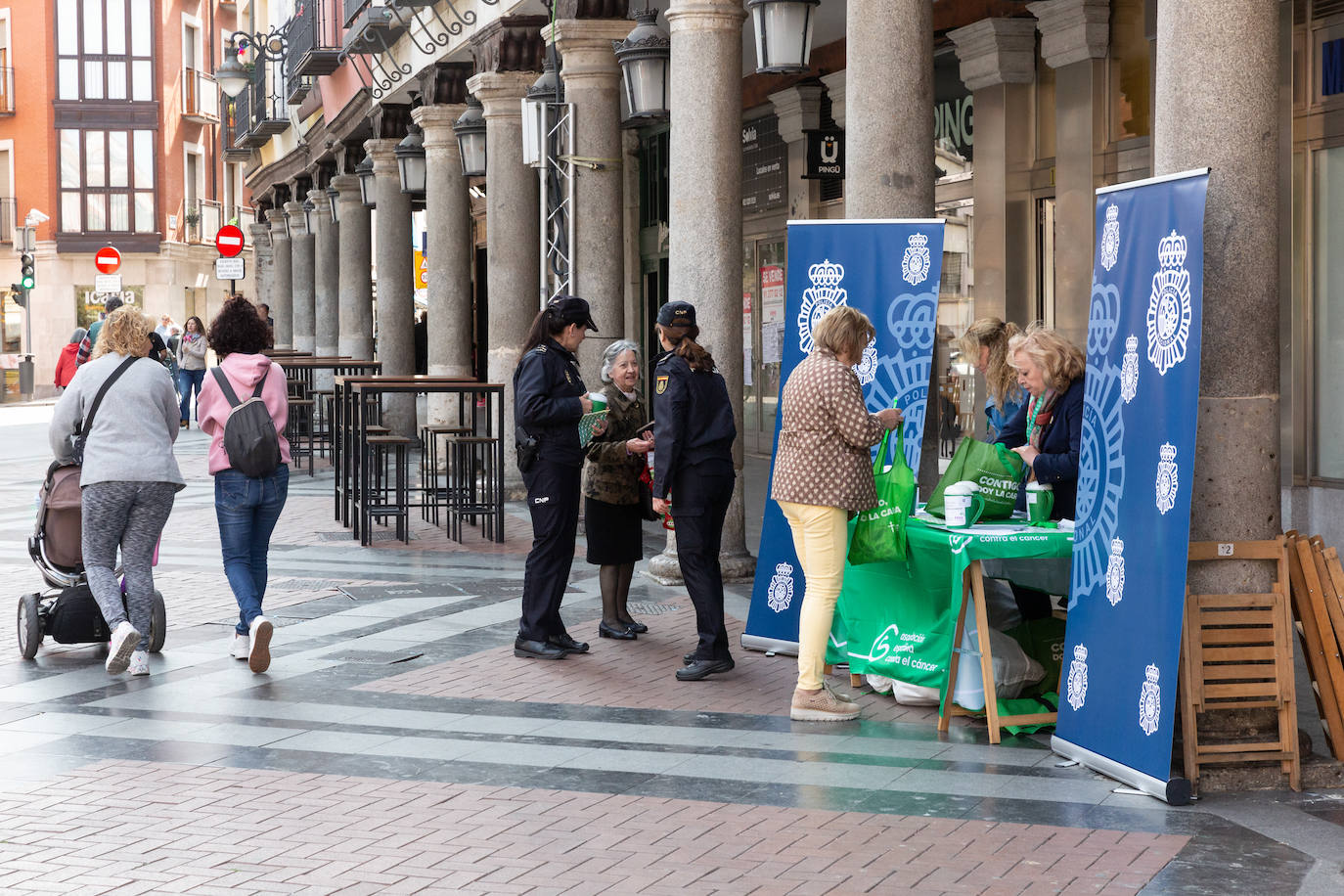 Día de la cuestación organizado por la Asociación Española contra el Cáncer