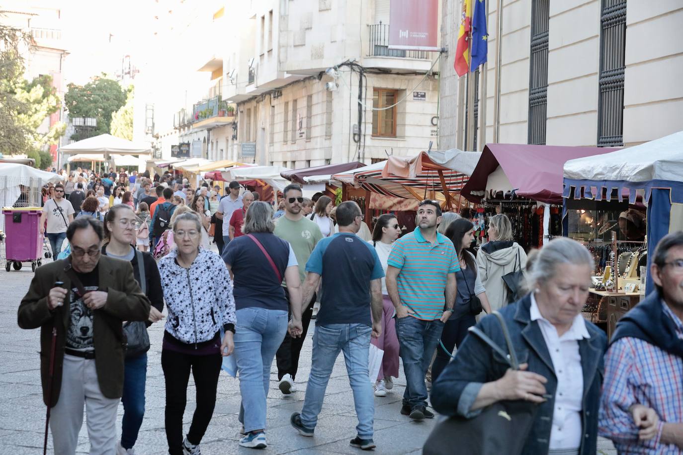 El Mercado Castellano toma la plaza de San Pablo en Valladolid