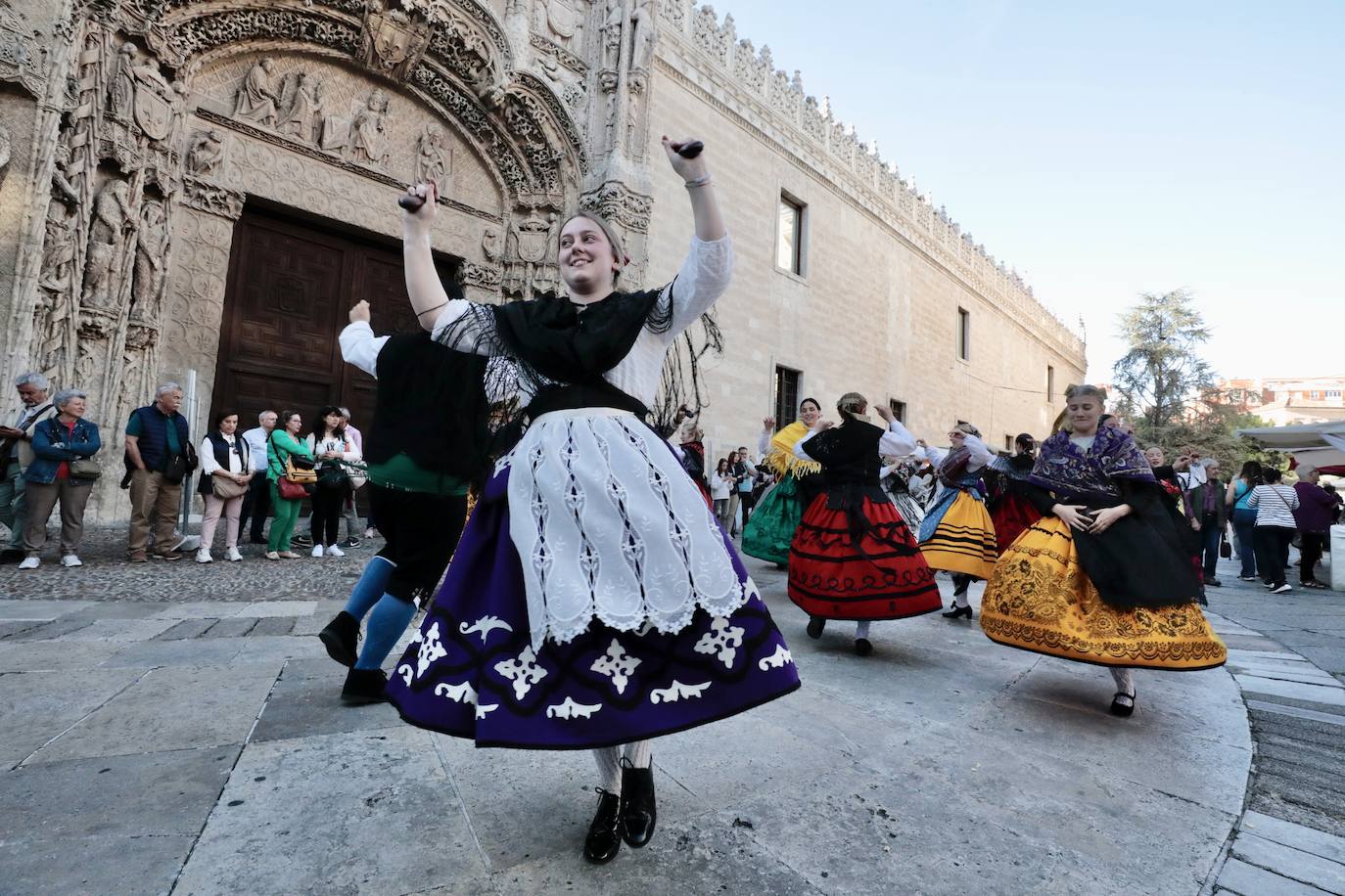 El Mercado Castellano toma la plaza de San Pablo en Valladolid