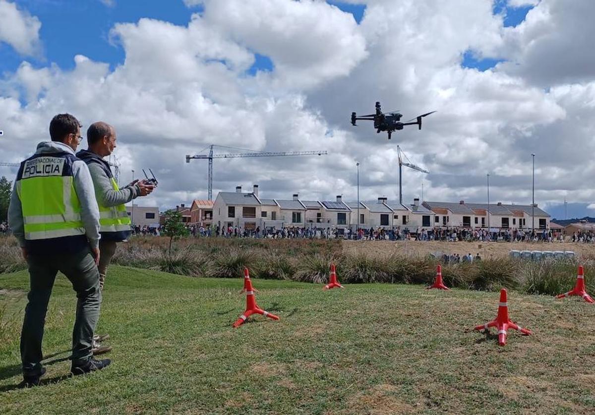 La Policía Nacional hace uso de un dron en la fiesta de la ITA.