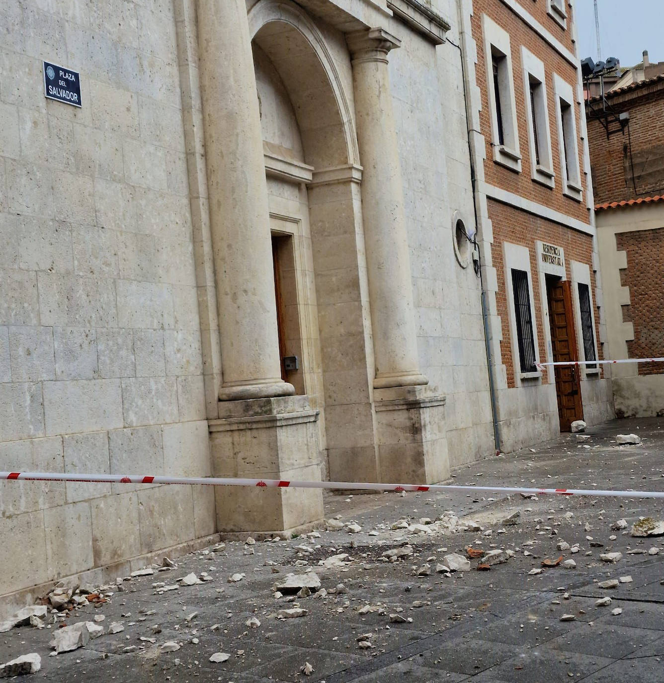 Imágenes tras la caída del rayo sobre la cruz de la Capilla de las Esclavas