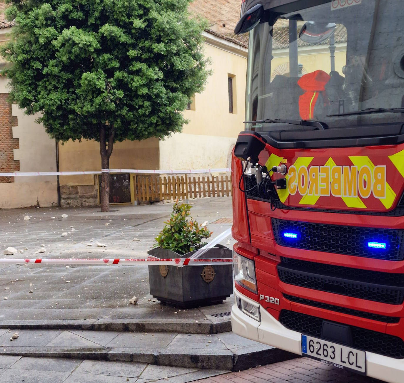 Imágenes tras la caída del rayo sobre la cruz de la Capilla de las Esclavas