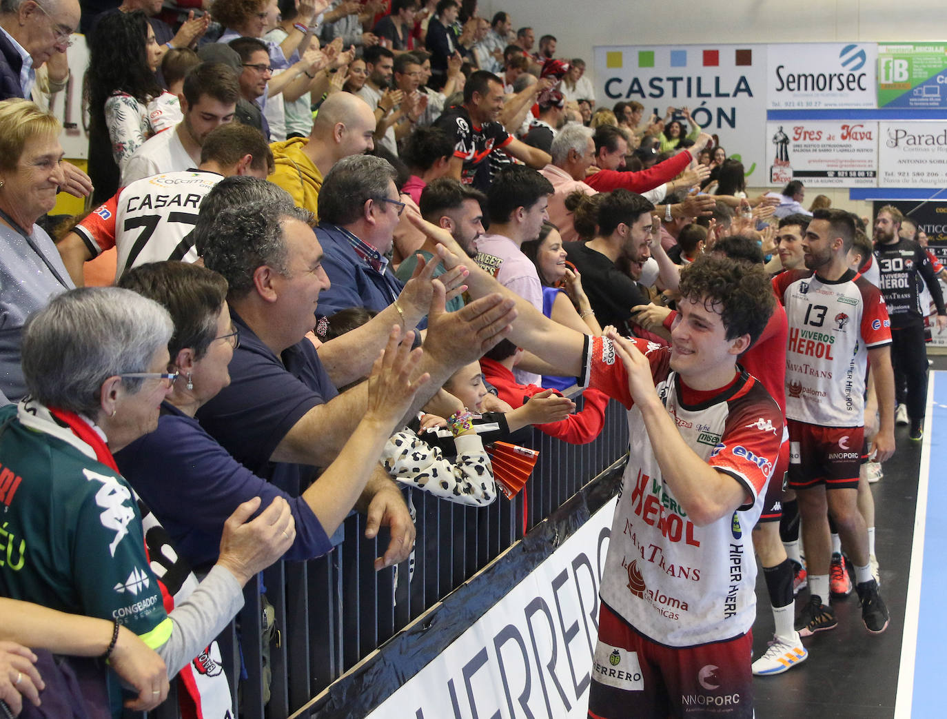 Celebración del ascenso navero a Asobal