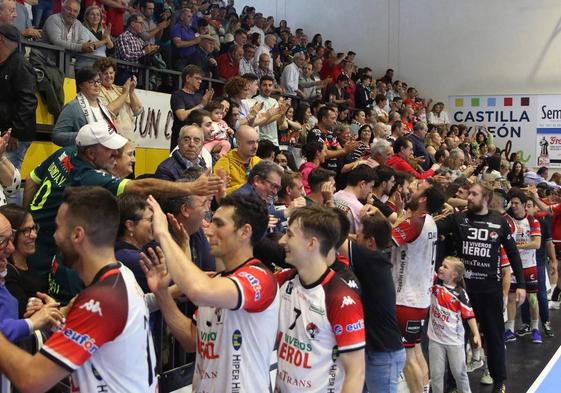 Balonmano Nava celebra el ascenso a la liga Asobal