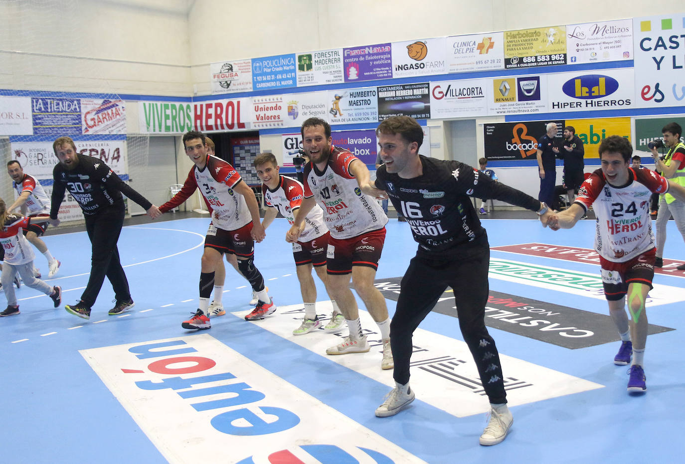 Celebración del ascenso navero a Asobal