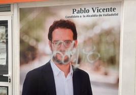 La caseta electoral de Ciudadanos en Valladolid después del acto vandálico.