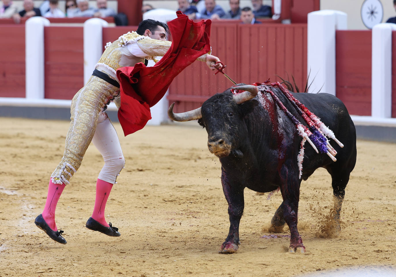 La corrida de toros de San Pedro Regalado, en imágenes