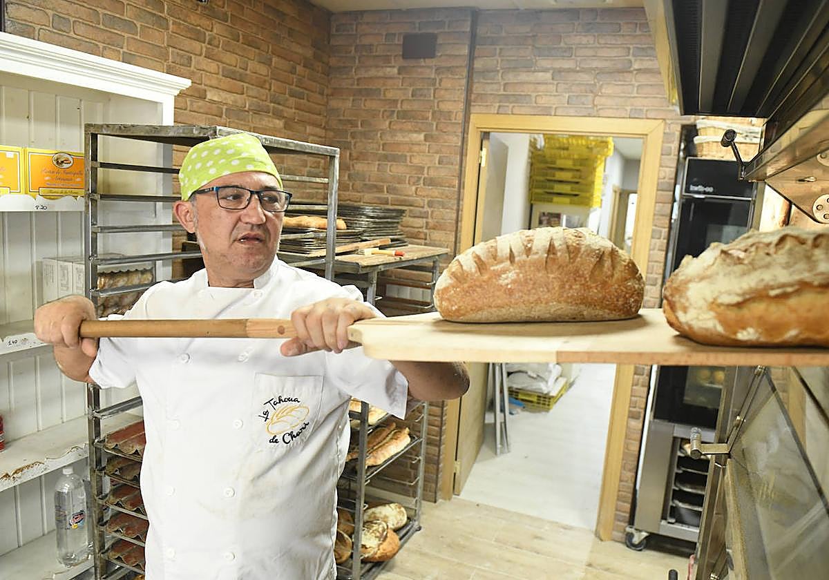 Javier, panadero de La tahona de Chari.