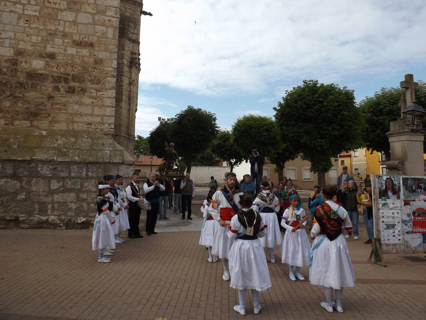 A San Isidro solo hay un camino en Dueñas