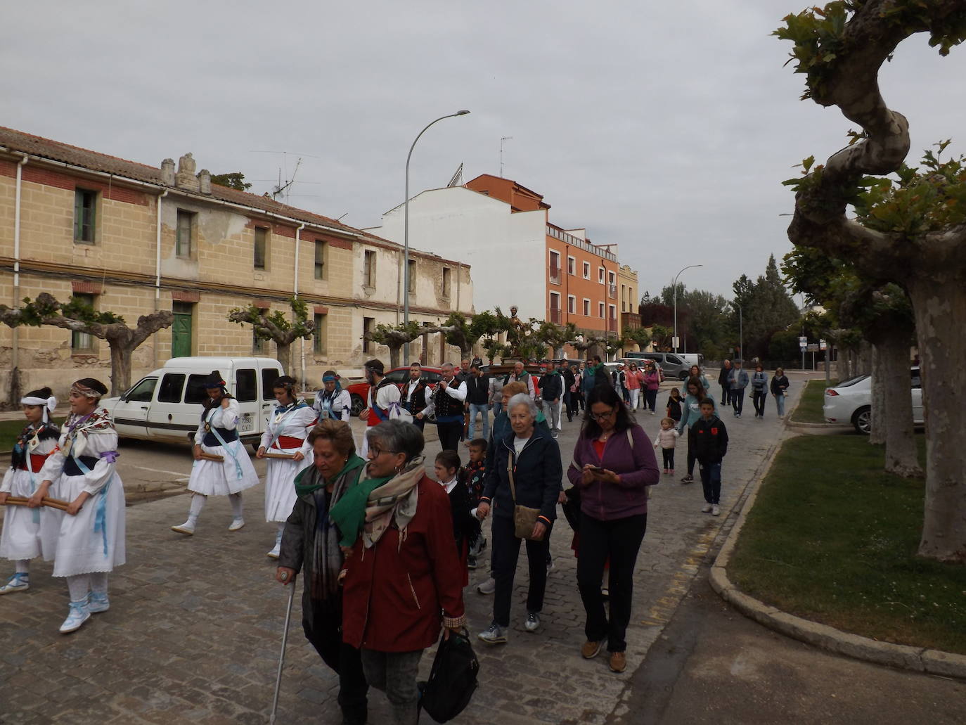 A San Isidro solo hay un camino en Dueñas