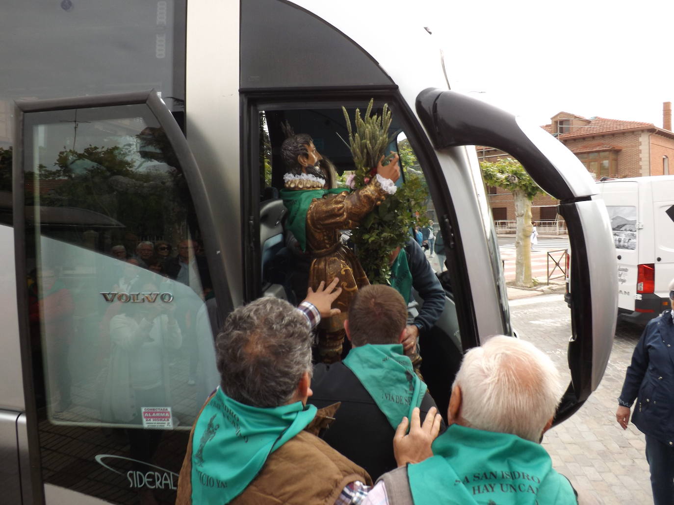 A San Isidro solo hay un camino en Dueñas