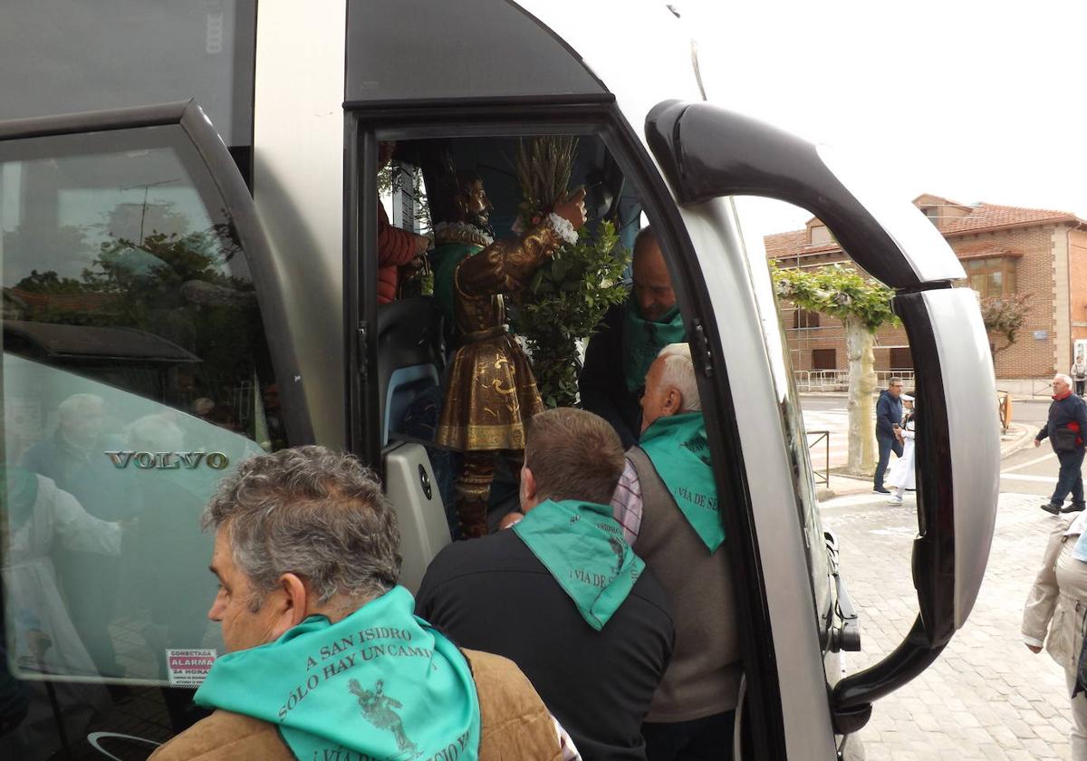 A San Isidro solo hay un camino en Dueñas