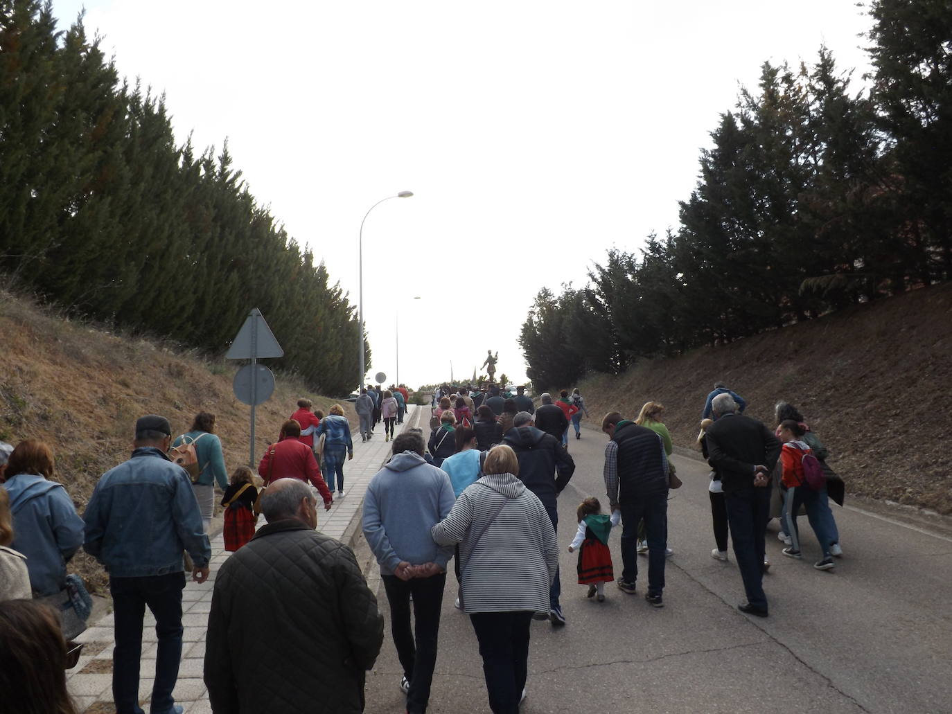 A San Isidro solo hay un camino en Dueñas