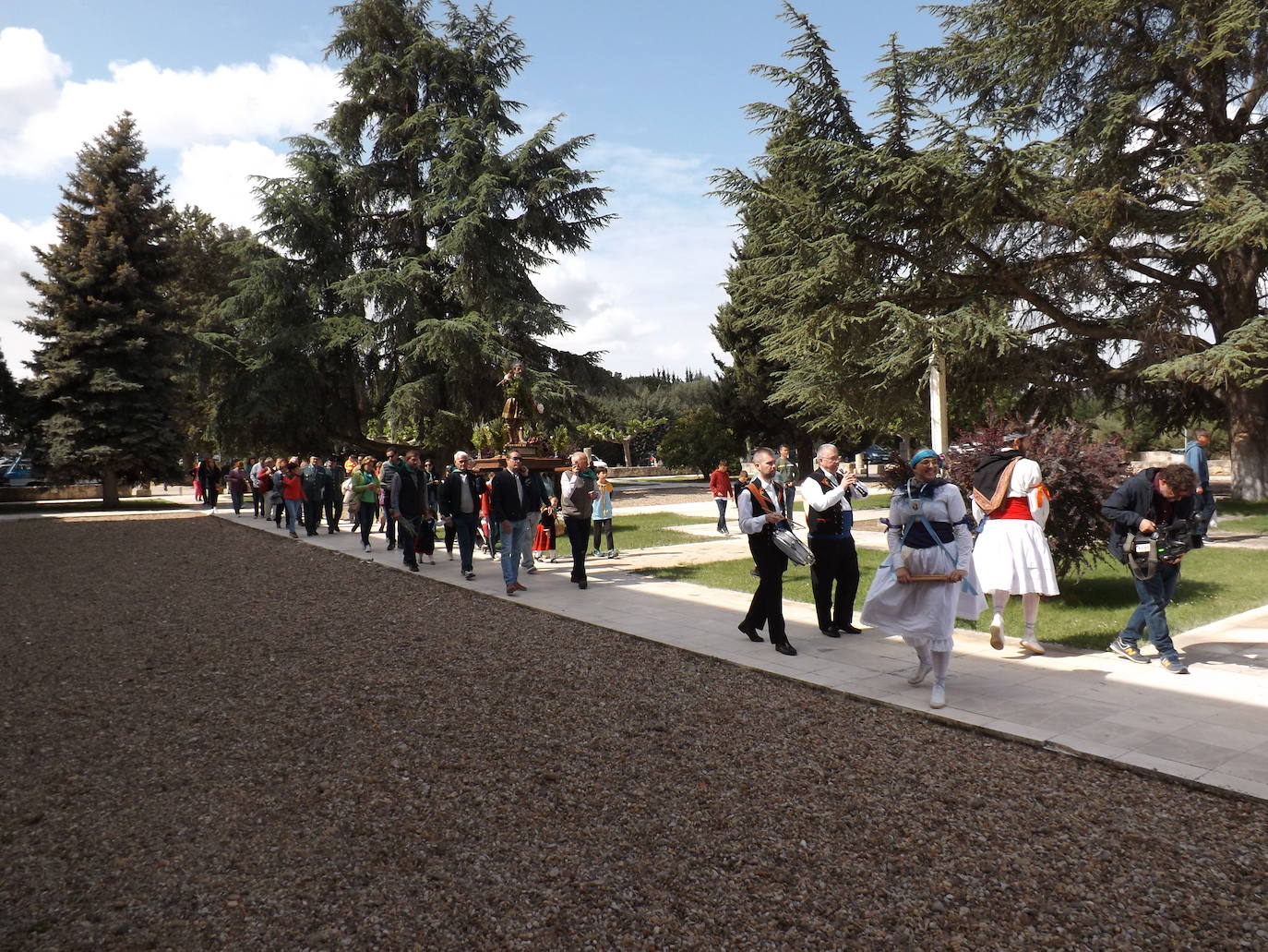 A San Isidro solo hay un camino en Dueñas