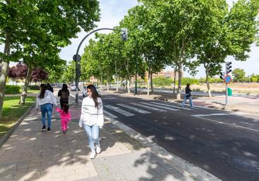 Las dos orillas de la avenida de Santander