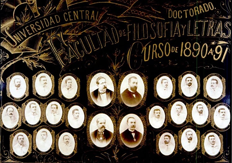 Imagen principal - Arriba, orla de doctorado de la Universidad de Madrid con Carraffa en la fila de la izquierda; su esquela y portada de la Universidad de Salamanca.